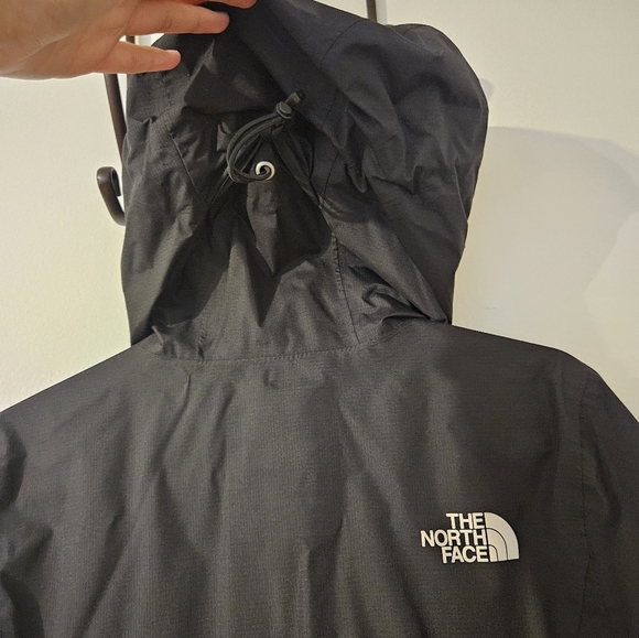 The North FACE rain jacket - Picture 6 of 7